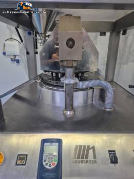 Prensa rotativa para la l�nea de producci�n de comprimidos s�lidos Neuberger