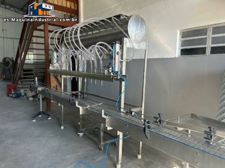 Llenadora lineal semiautom�tica con sistema de tapado