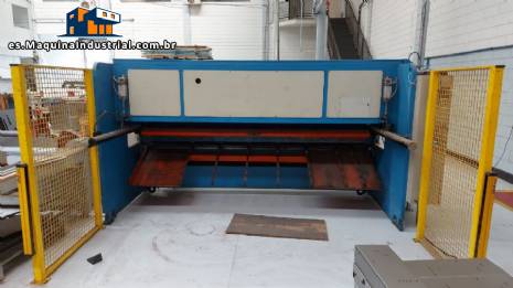 Guillotina hidr�ulica CNC para el corte de chapas de acero