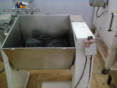 Masa y m�quina perfiladora