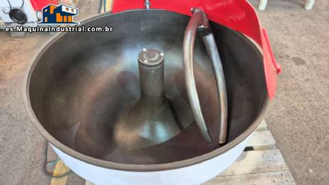 Amasadora con gancho, 100 litros, fabricada en acero al carbono.
