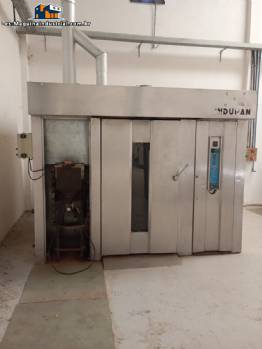 Horno rotatorio de doble carro Indupan con calefacci�n por pellets.